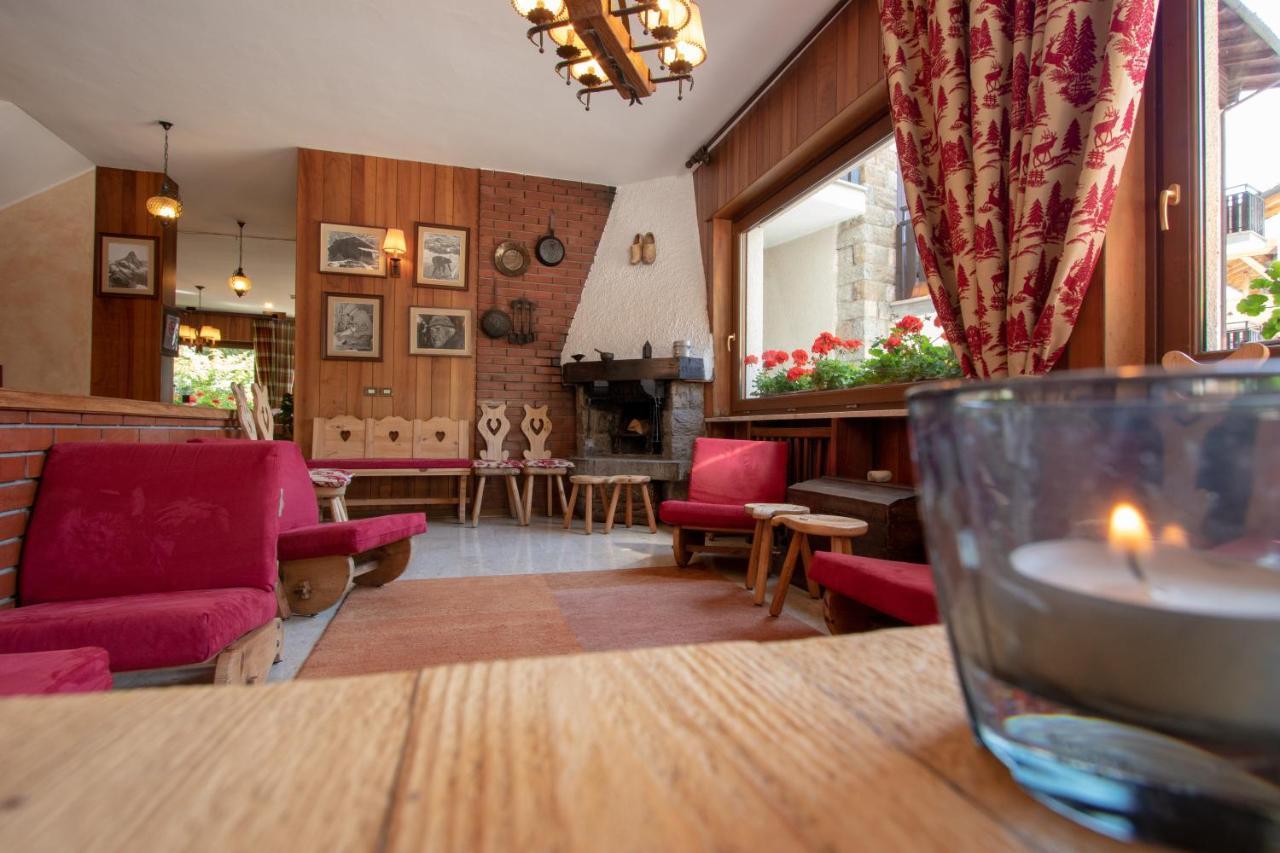 Hotel Al Caminetto Valtournenche Extérieur photo