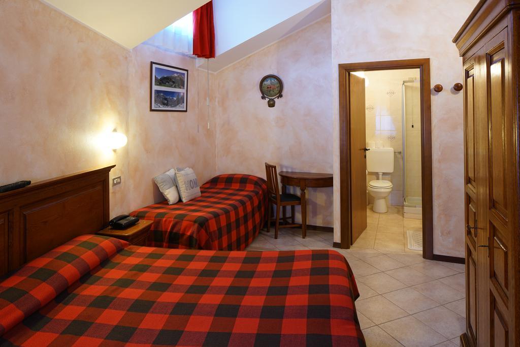 Hotel Al Caminetto Valtournenche Extérieur photo