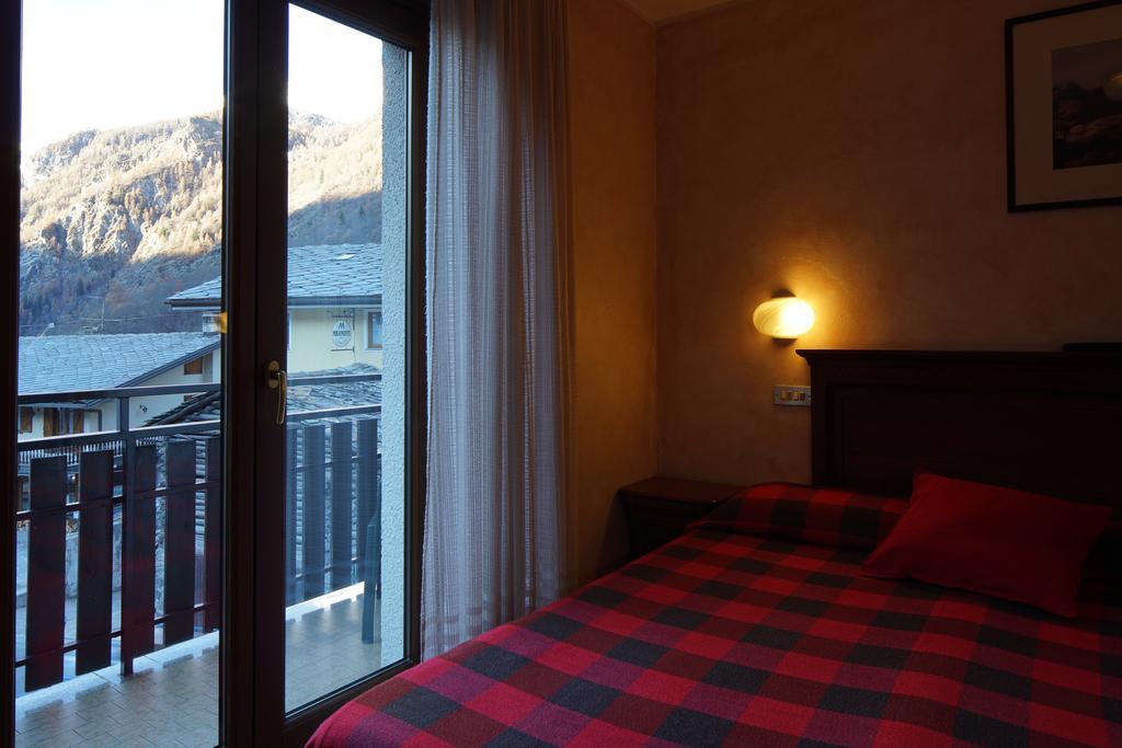 Hotel Al Caminetto Valtournenche Extérieur photo