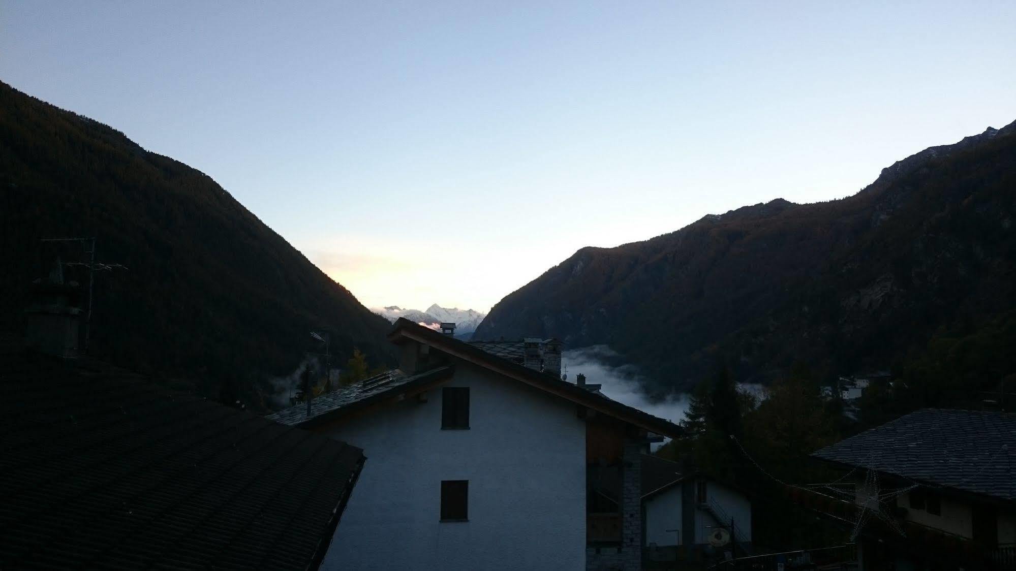 Hotel Al Caminetto Valtournenche Extérieur photo